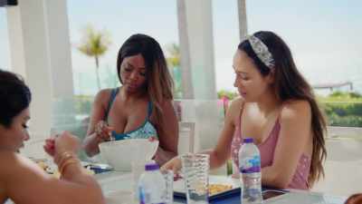 I basically--I wake up
around 8:00, - The Real Housewives Ultimate Girls Trip