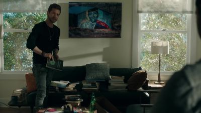  Bearing the Unbearable. - The Resident