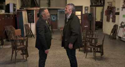 - I beat you.
- Irene... Good for you! - The Distinguished Citizen