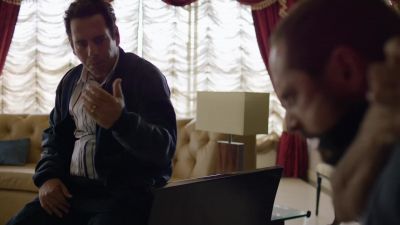 I believed you over my own son. - Narcos