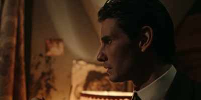 - I...
- Beneath us, in the earth, my kin... - Guillermo del Toro's Cabinet of Curiosities