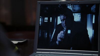 I blow the building. - Smallville