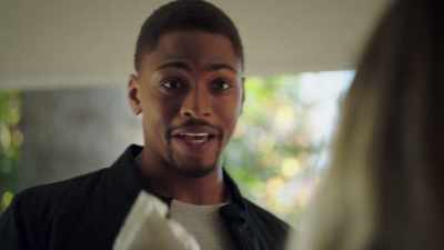 - I bought you a bear claw.
It's kind of a bribe. - The InBetween