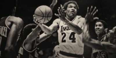 I was boxing out Ron Boone. - They Call Me Magic