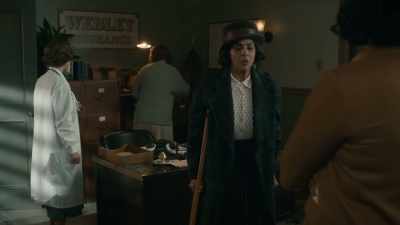 - I broke my leg - Frankie Drake Mysteries