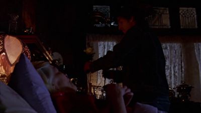 I brought you a white Rose. - Smallville