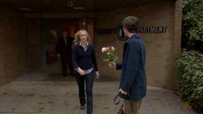 - I brought you flowers.
- That's nice. - Bates Motel