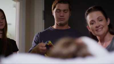 I brought something for you. - The Favorite