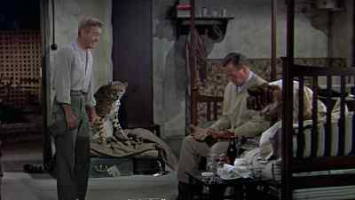 I brought you your dinner. - Hatari!