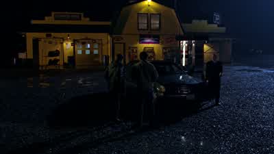 I called friends at the planet and the inquisitor. - Smallville