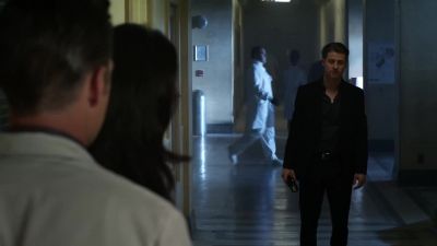 I came by to bring
this to... Vale. - Gotham