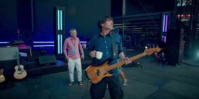 I came down
to the kitchen yesterday, - blur: To the End