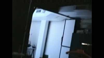 I came that morning
to the shoot.
[smacking lips] - Larger than Life: The Kevyn Aucoin Story