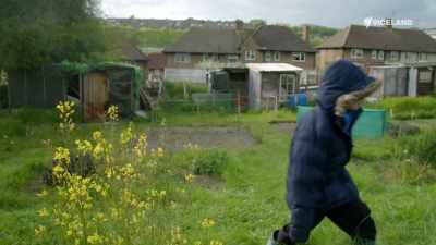 I can hear people saying, you know, - Stacey Dooley Sleeps Over