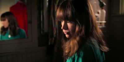 ♪ I can make your back real taut ♪ - Girlboss
