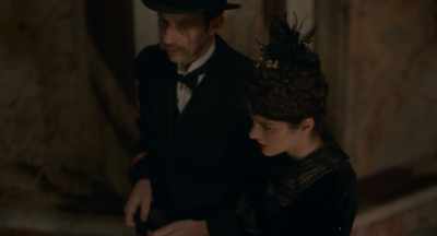 - I can not.
- Marie, stop. - Curiosa