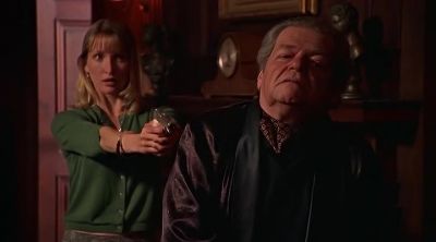 I can pay you well you know - Relic Hunter