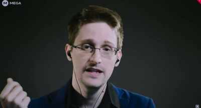 I can read
the emails you wrote,
and I can set up things - Kim Dotcom: Caught in the Web