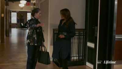 I can run up and
down these stairs - Fallen Angels Murder Club: Friends to Die For