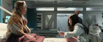 - I can see your cards.
- Well, look at you two crooks. - The Meg