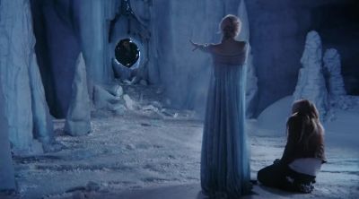 I can see her. Emma! - Once Upon a Time