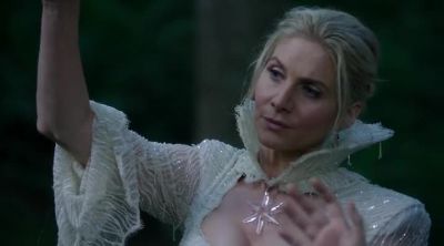 I can see her. Emma! - Once Upon a Time