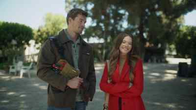 I can see that. [chuckles] - A Carpenter Christmas Romance