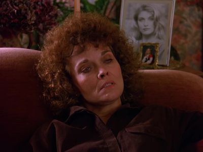 I can tell from the sounds
that it isn't her. - Twin Peaks