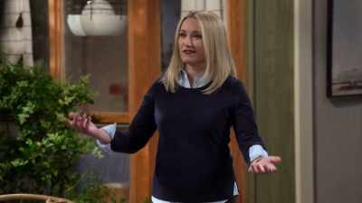 - I can't believe he bought you a shed.
- Your friends would do the same. - Pretty Smart
