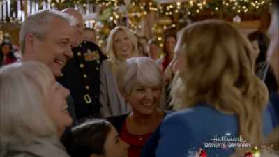 - I can't believe you did all this.
- This is River's Crossing. - A Veteran's Christmas