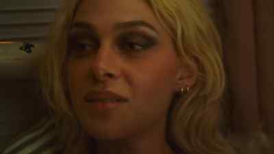 -I can't believe you never
told me you talk to God. - Lola