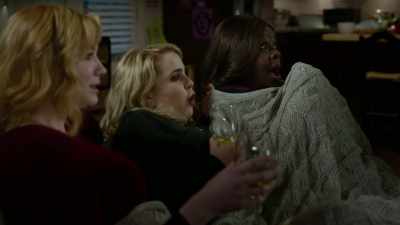 - I can't.
[both gasp] - Good Girls