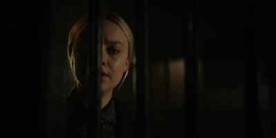 I can't break her. - The Alienist