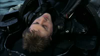 I can't find his pulse. - Pacific Rim