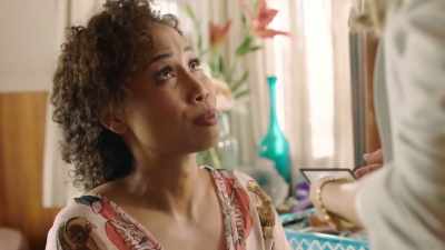 - I can't focus on me when my best friend - Destination Love
