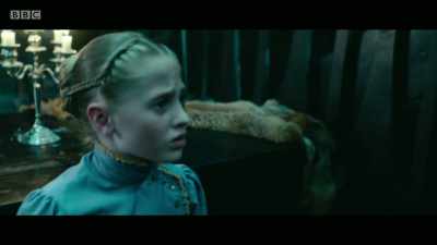 I can't get in. She's too far away. - Heirs of the Night