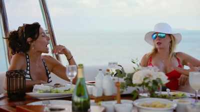 - I can't get up to go
to the bathroom, - The Real Housewives Ultimate Girls Trip