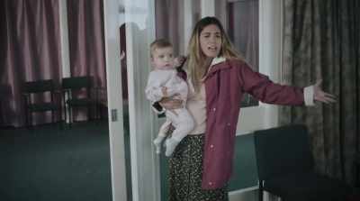 I can't have a decent conversation
with my daughter. - Listen
