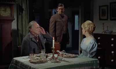 - I can't hear anything. - The Reptile