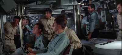 - I can't hold it, sir.
- No control on the planes. - Ice Station Zebra