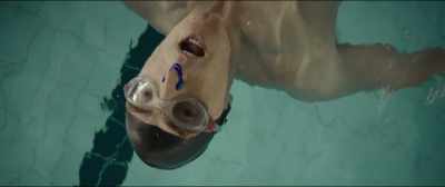 I can't, I can't do this,
my legs keep sinking. - Swimming with Men