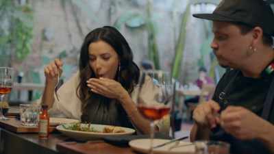 I can't--
[laughing] - Eva Longoria: Searching for Mexico
