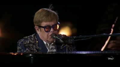 ♪ I can't light ♪ - Elton John Live: Farewell from Dodger Stadium