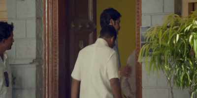 I can't live without her.
Let me see her just once. - Sairat
