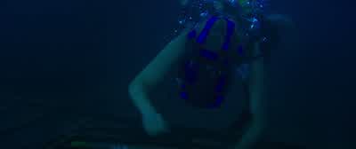 I can't open it! - 47 Meters Down