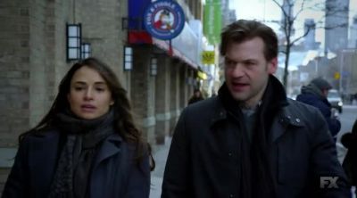 - I can't reach bennett,
or anybody. - The Strain