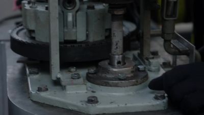 I can't see what's locking the gears. - Chicago Fire