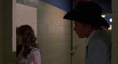 I can't sing tonight, Doo.
Somebody tell them. - Coal Miner's Daughter