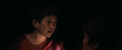 I can't swim. - Thirteen Lives