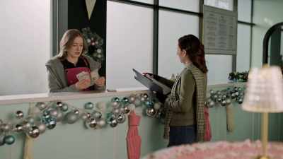 - I can't tell
if Winter or Theo won, - A Sprinkle of Christmas